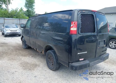 2006 Chevrolet Express Work Van из США, поврежденный, VIN 1GCGG25V561190374